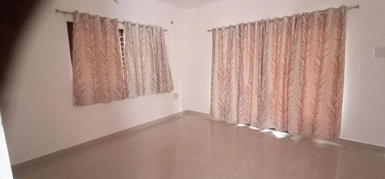 2000 sqft Excellent Gated community Villa sale in vadanemilli ECR