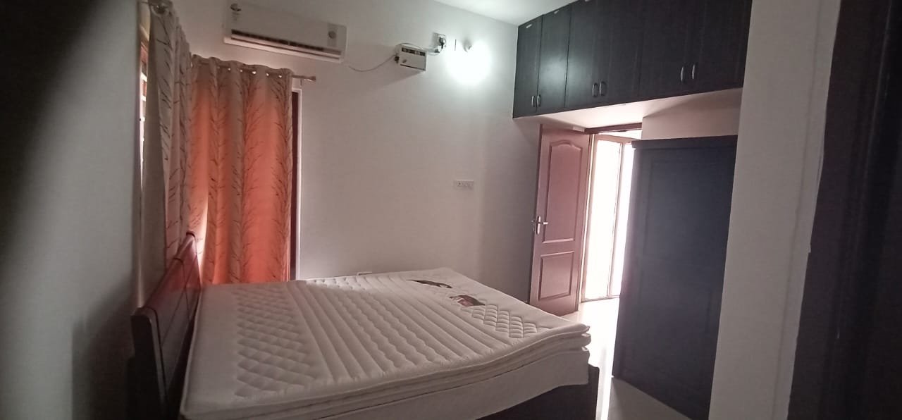 2000 sqft Excellent Gated community Villa sale in vadanemilli ECR