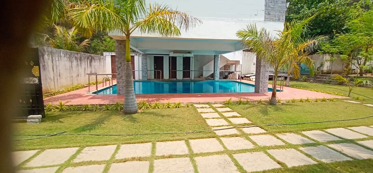 2000 sqft Excellent Gated community Villa sale in vadanemilli ECR