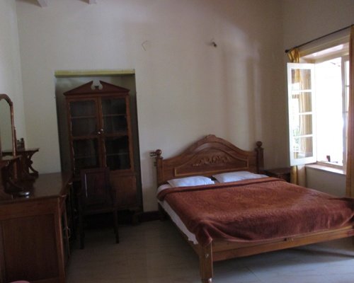 1.82 acres Bungalow with shops for sale in ooty opp to OOTY boat house