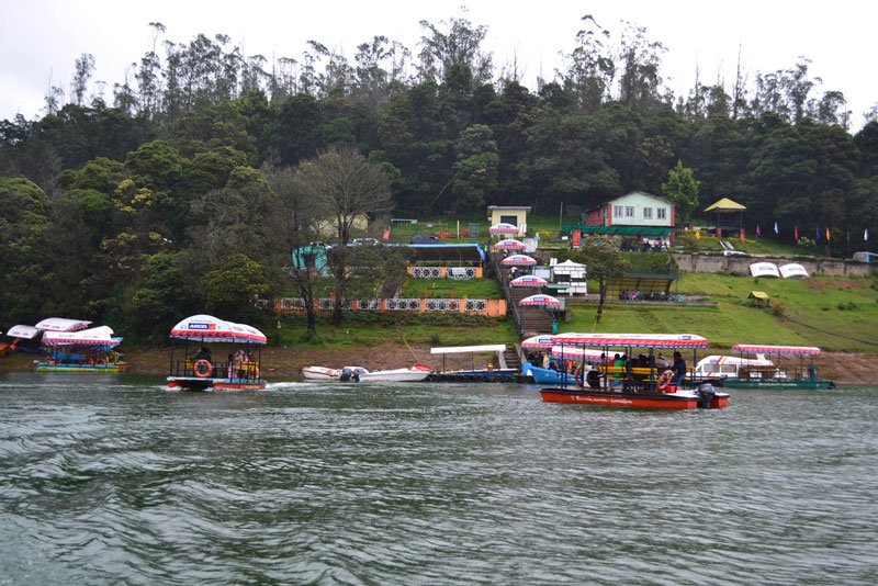 1.82 acres Bungalow with shops for sale in ooty opp to OOTY boat house