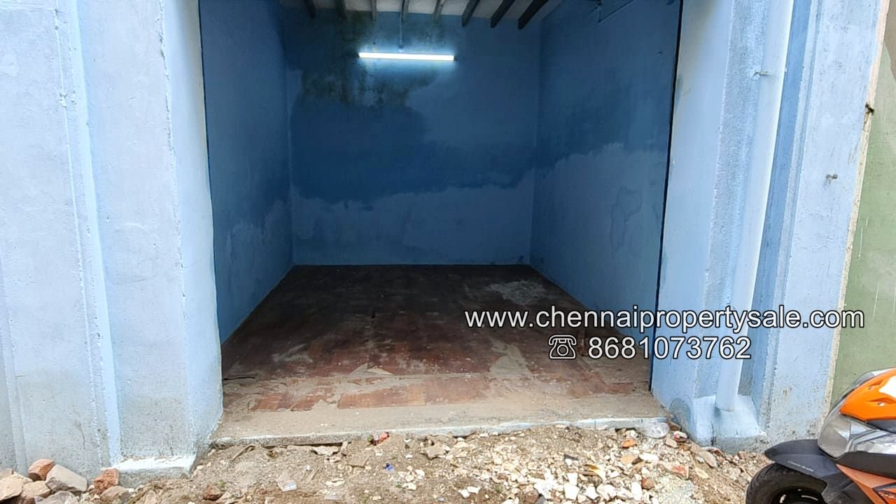 2000 sqft Individual Old Building sale in Mount Road