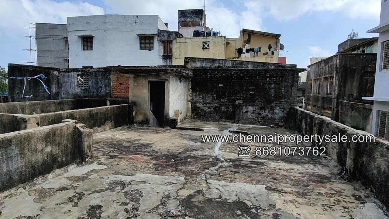 Individual Old Building sale in Mount Road
