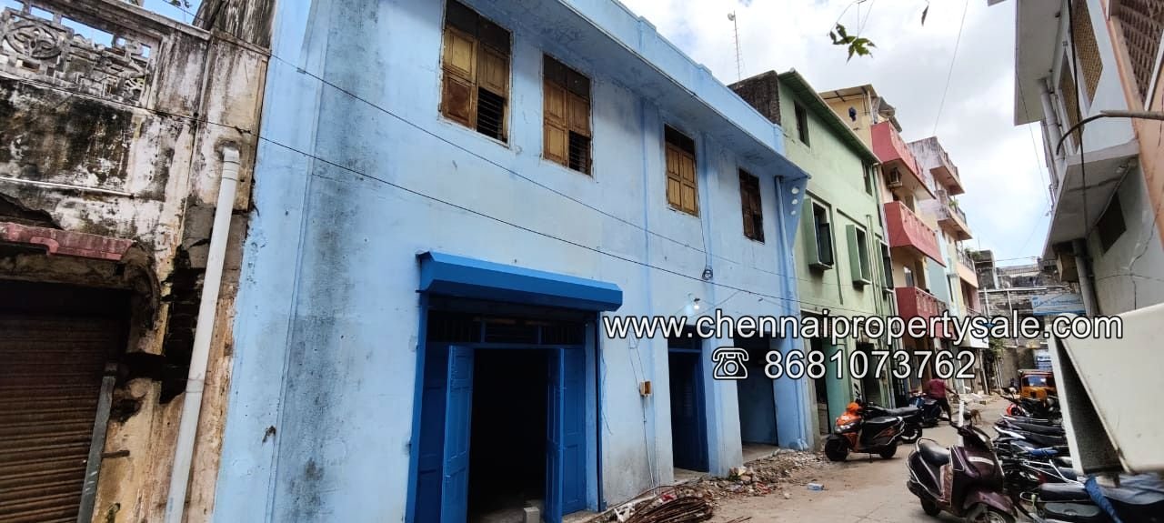 2000 sqft Individual Old Building sale in Mount Road