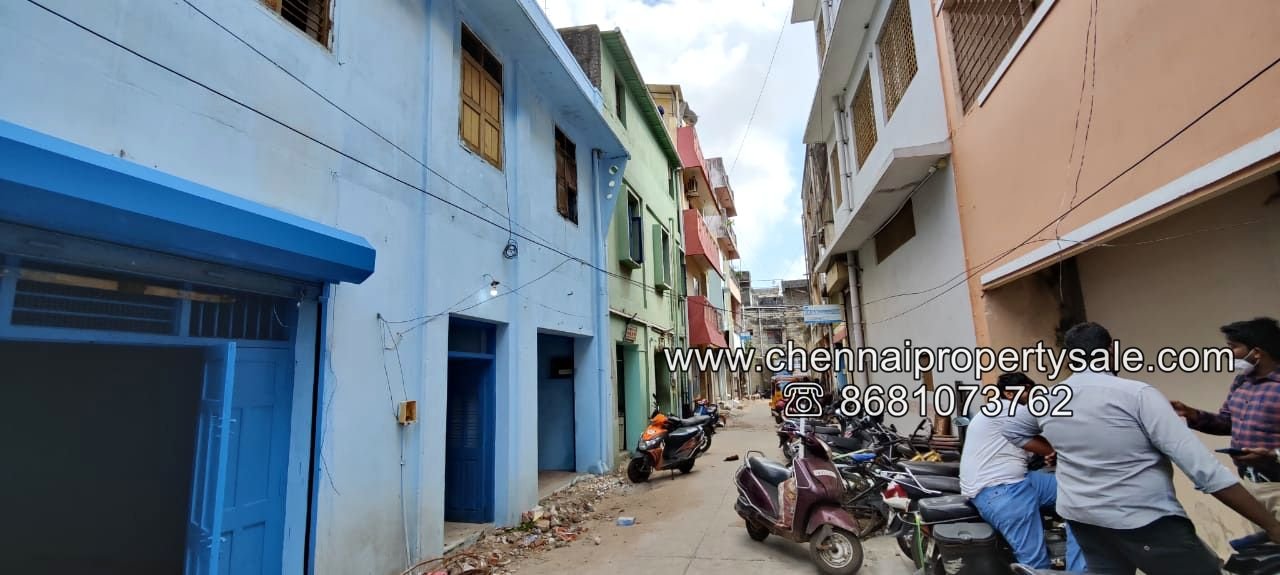 2000 sqft Individual Old Building sale in Mount Road