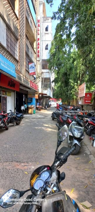 1700 Sqft Commercial Office Space in Mount Road