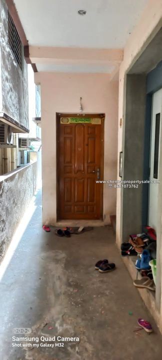 800 Sqft 2 BHK Flat Sale in Koyambedu