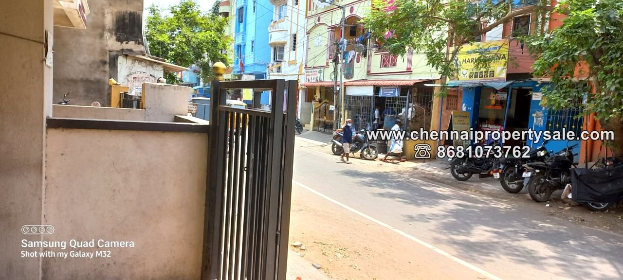 800 Sqft 2 BHK Flat Sale in Koyambedu