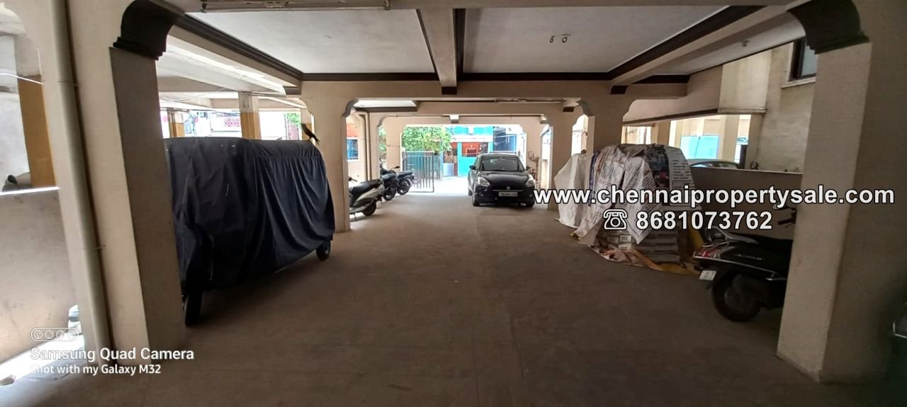 800 Sqft 2 BHK Flat Sale in Koyambedu