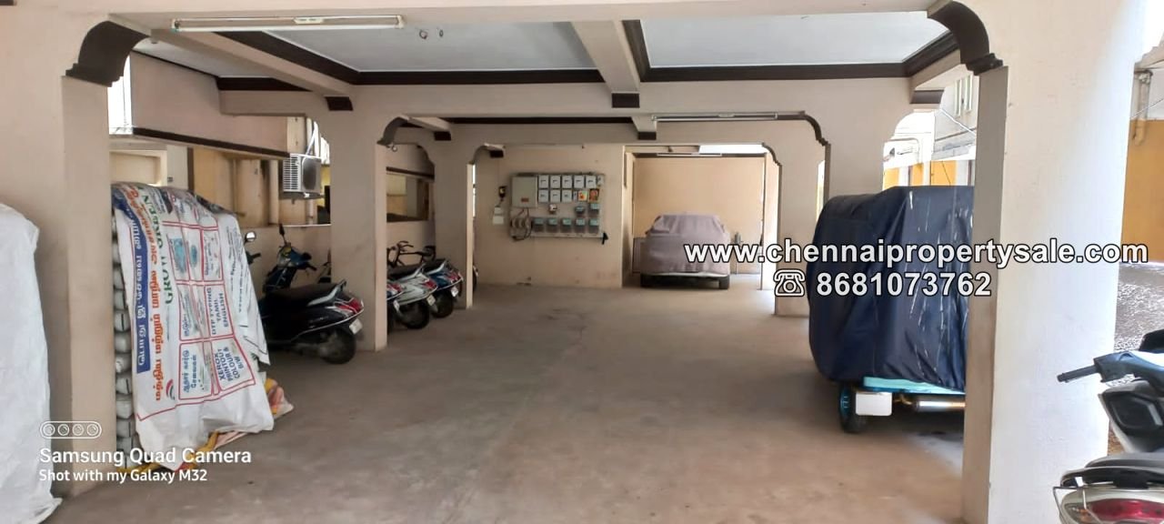 800 Sqft 2 BHK Flat Sale in Koyambedu