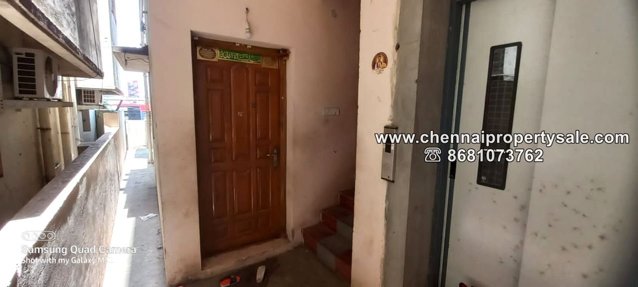 800 Sqft 2 BHK Flat Sale in Koyambedu