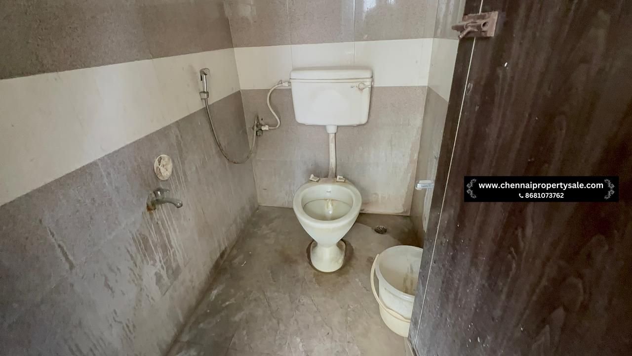 2800 Sqft Commercial Rental Income Property Sale in Medavakkam