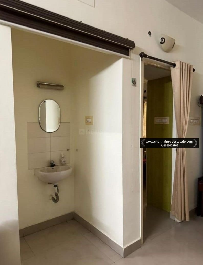 889 Sqft 2 BHK Flat Sale in Koyambedu