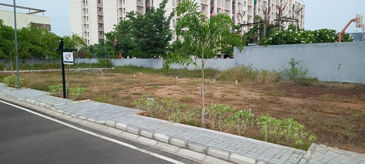 Gated Community premium plots sale in Perumbakkam