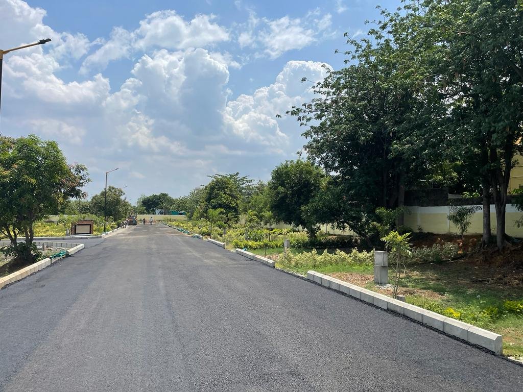 Gated community premium plots at Urapakkam