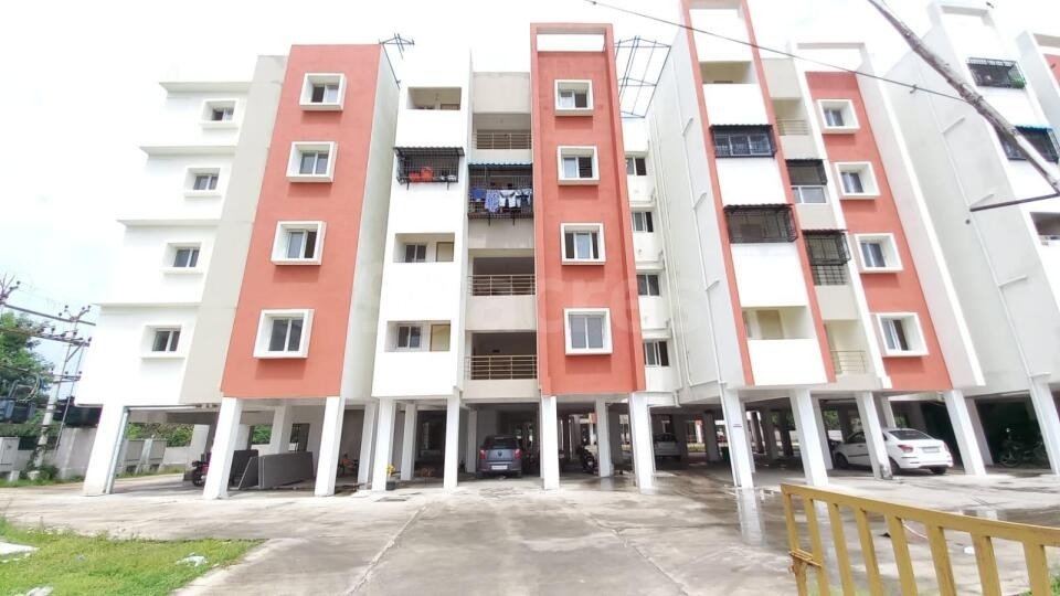 Flats for sale in Madhuravoyal