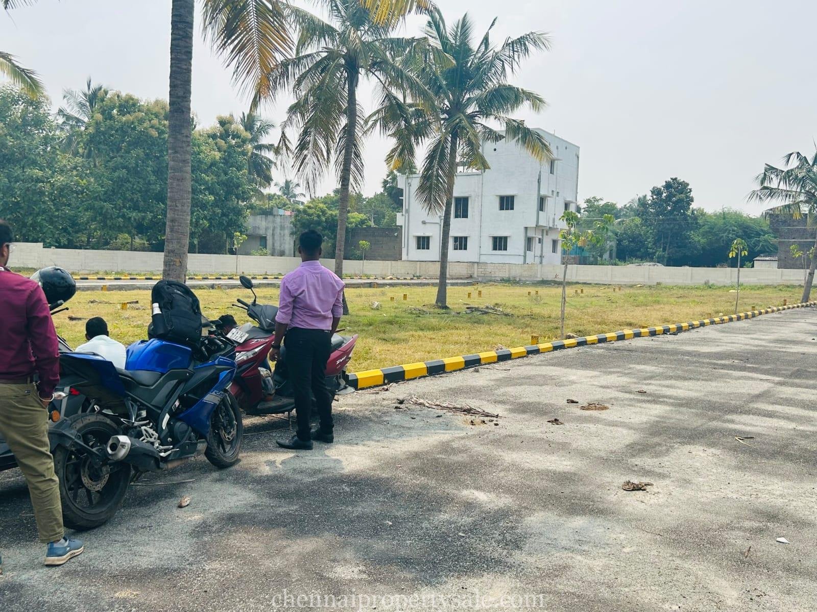 Gated Community Villa Plots Sale in MAHINDRA WORLD CITY