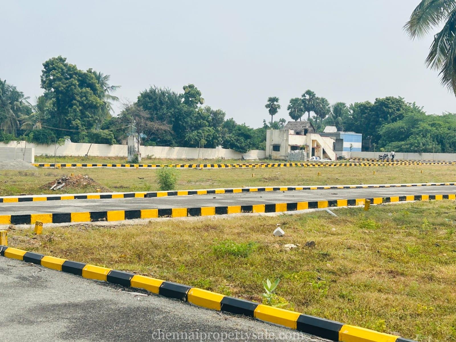Gated Community Villa Plots Sale in MAHINDRA WORLD CITY