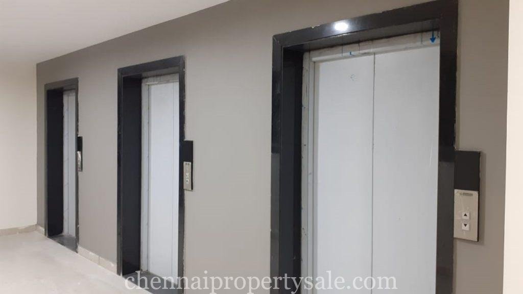 Luxuray Apartments sale in Medavakkam