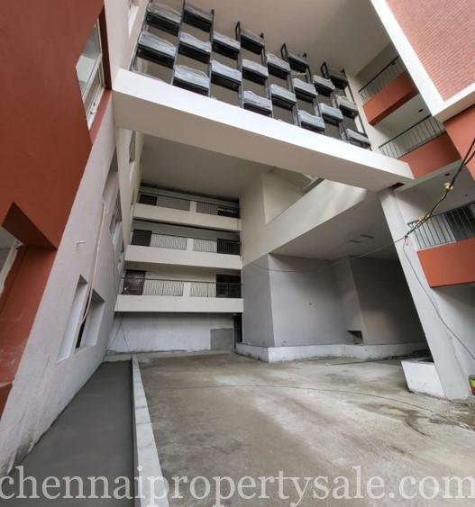Luxuray Apartment Flats sale in Valasaravakkam