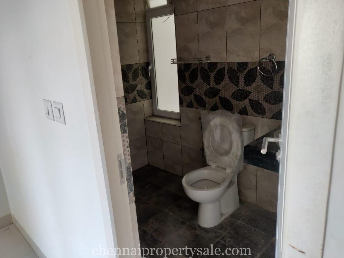 Luxuray Apartments sale in Manapakkam