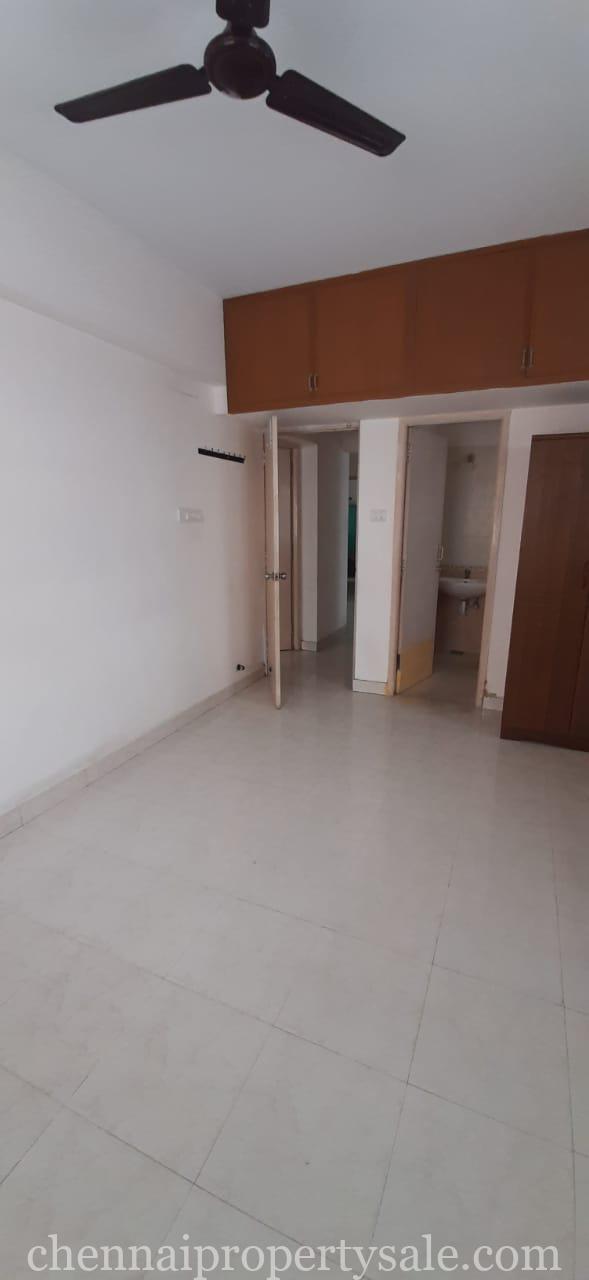 Spacious 3 BHK flat in Navalur, OMR