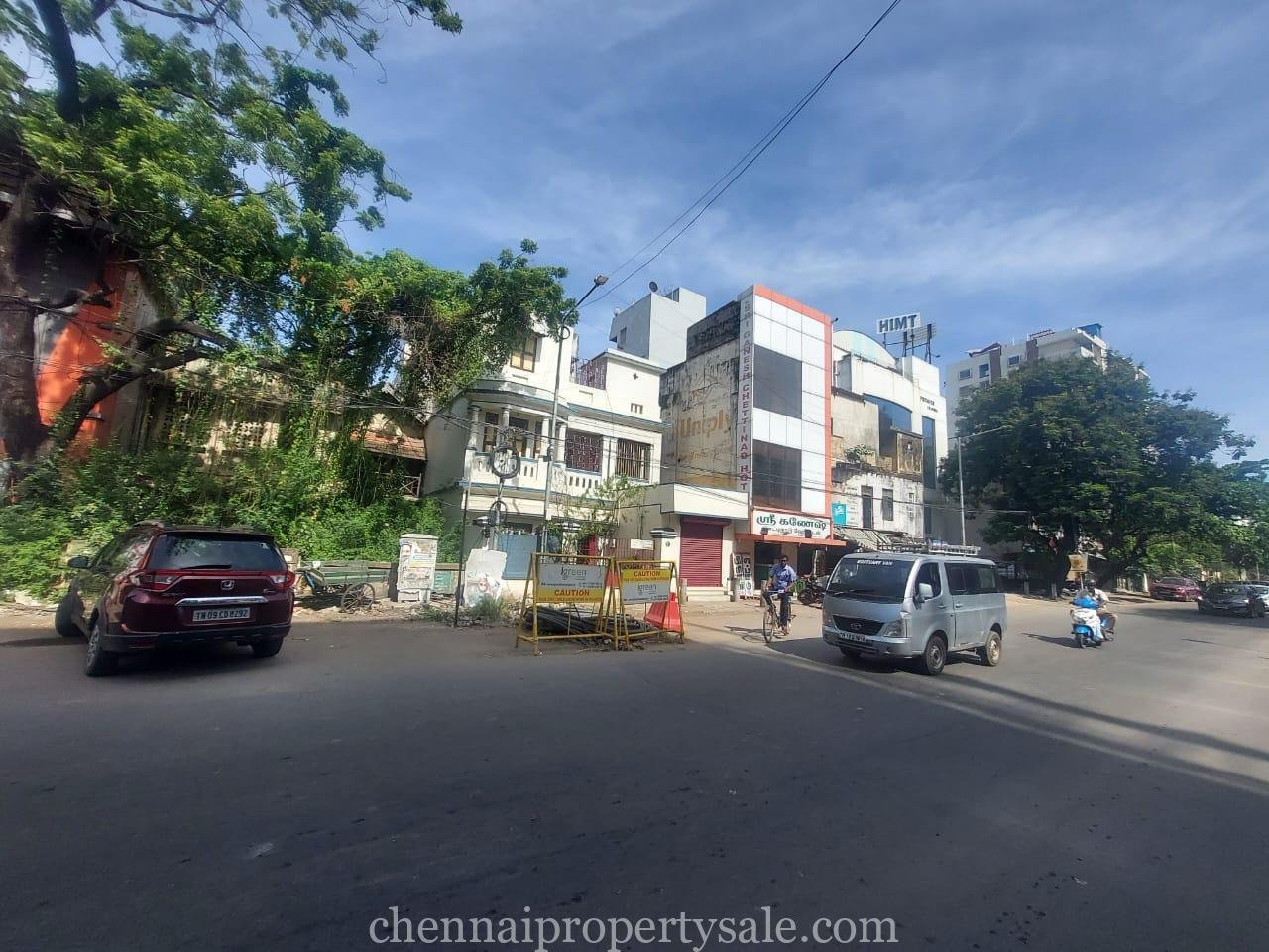 2600 SqFt On Road Commercial Land With Old Building Sale in Kilpauk