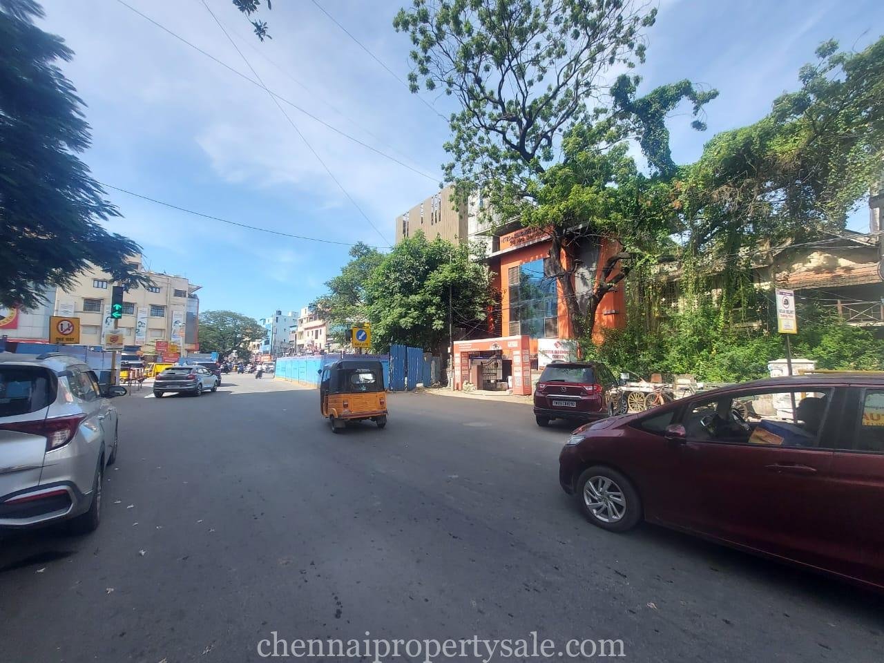 2600 SqFt On Road Commercial Land With Old Building Sale in Kilpauk