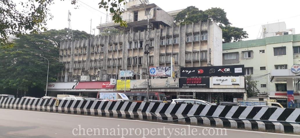 3.90 Ground On Road Commercial Land With Old Building Sale in Nandanam